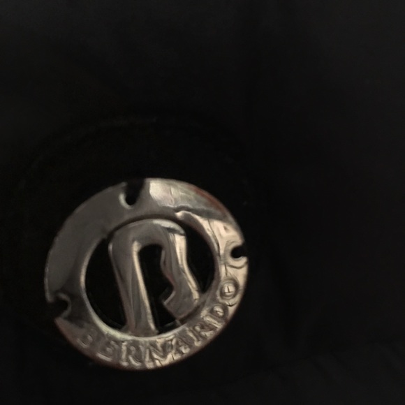 Bernardo Coat - Picture 1 of 6